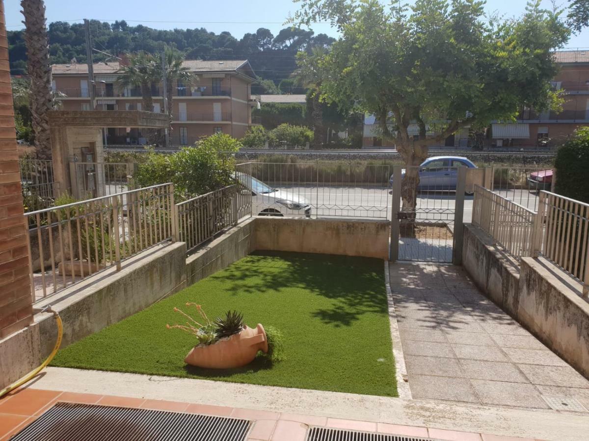 Appartamento Emilia Cupra Marittima Bagian luar foto